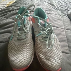 Women’s gym shoes